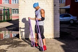 NBA战报：东契奇34分，詹姆斯压哨绝杀，湖人120-119步行者